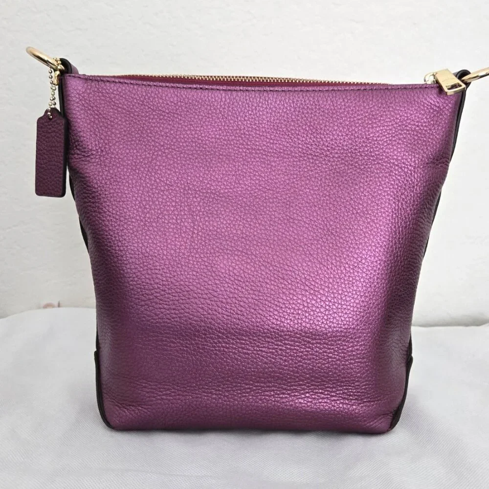 Coach Metallic Plum Leather Shoulder Bag with Gold Hardware - Picture 5 of 9